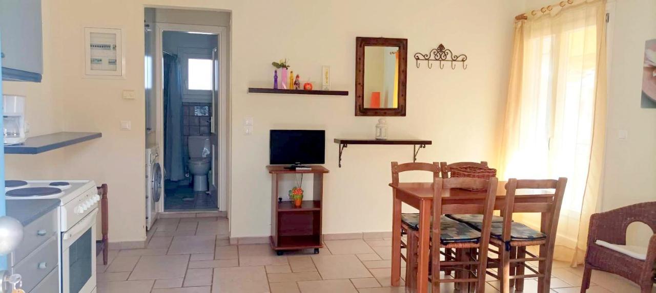 Appartement Lourantos 2 à Vathy  Extérieur photo
