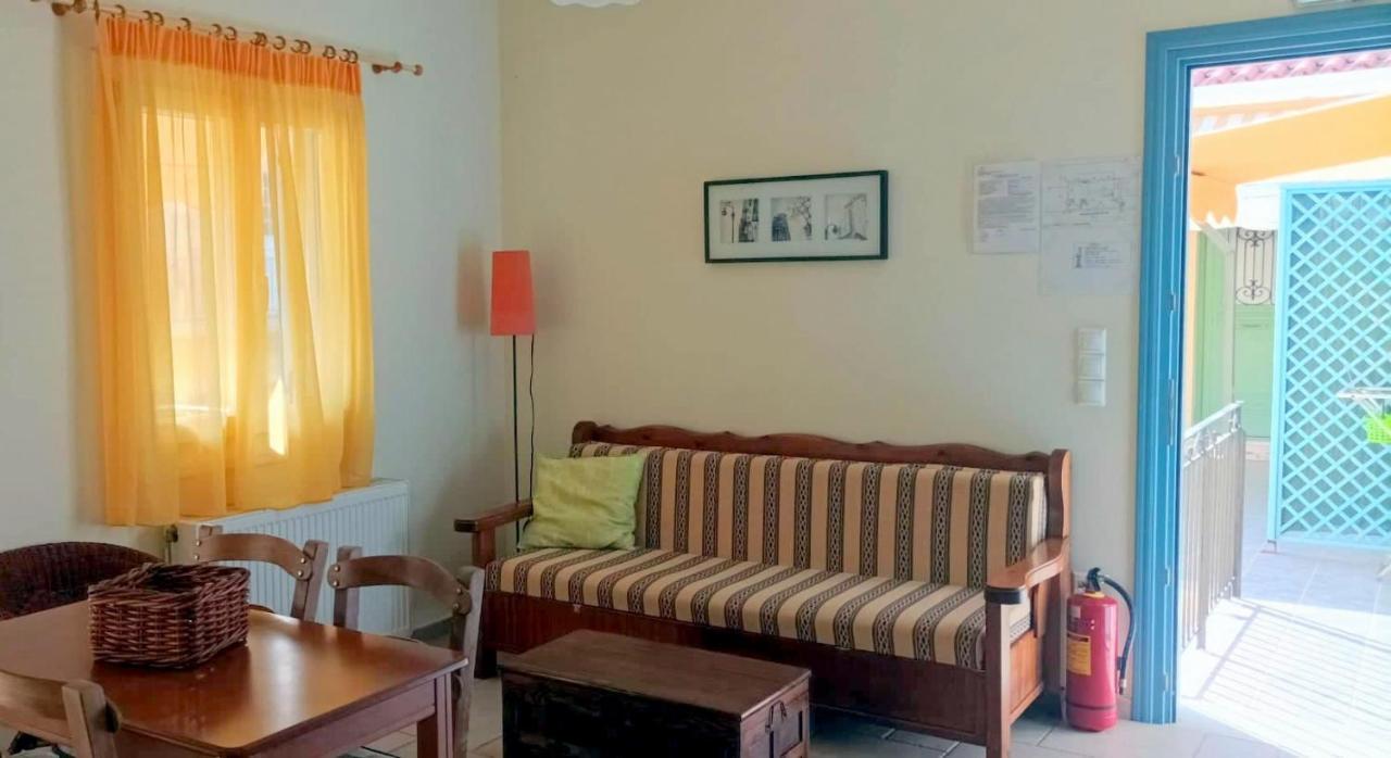 Appartement Lourantos 2 à Vathy  Extérieur photo